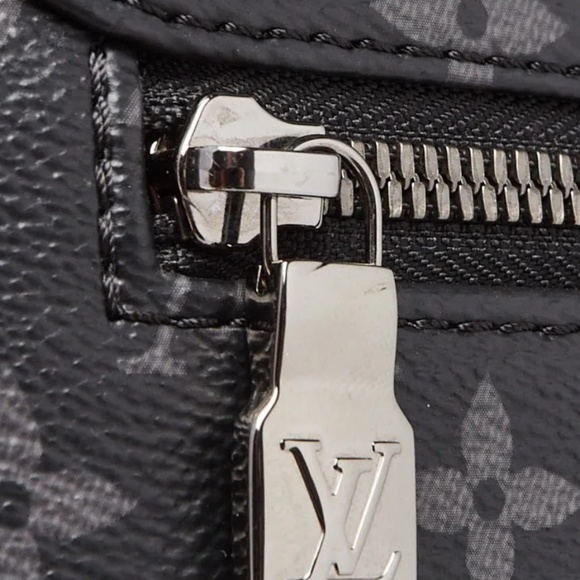 LOUIS VUITTON Monogram Eclipse Canvas District MM Messenger Bag - Picture 7 of 7